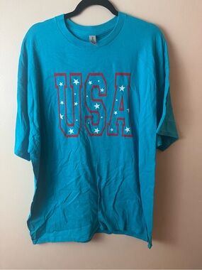 NWOT Gildan USA Puff Print Graphic Tee 2XL